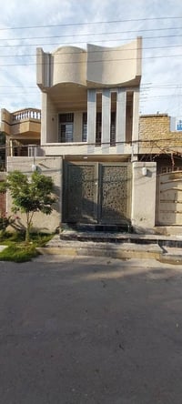 منطقة ٢١ • ١٠٠م • طابقين ونص