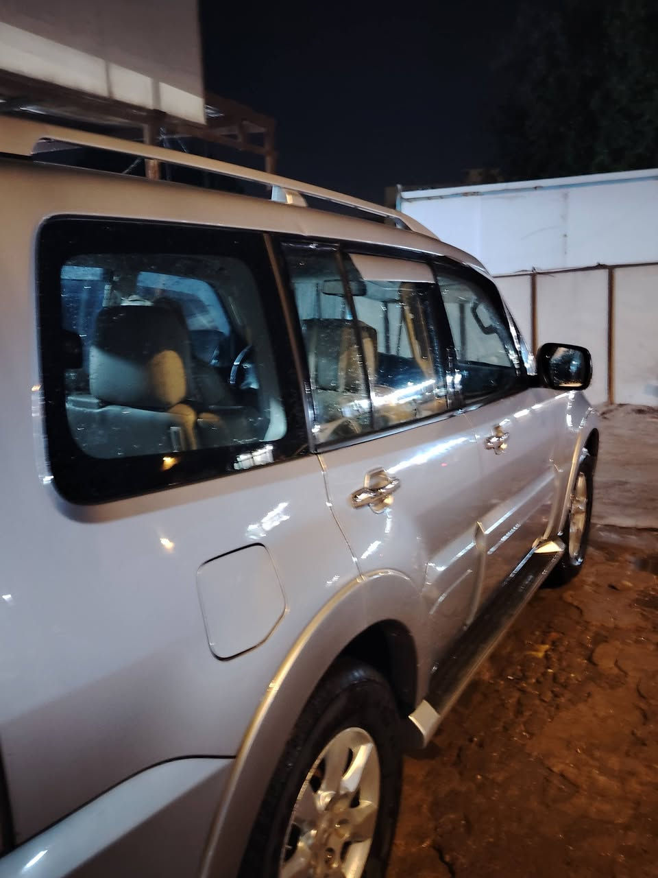 شركه الحبتور كامل المواصفات محرك 3500 وكير جديد صبغ بلاد مكفوله بيه بارد بلبنيد وباب السايق رقم انكليزي بأسمي تحويل ثاني يوم للاتصال *********** المدينة, البصرة

