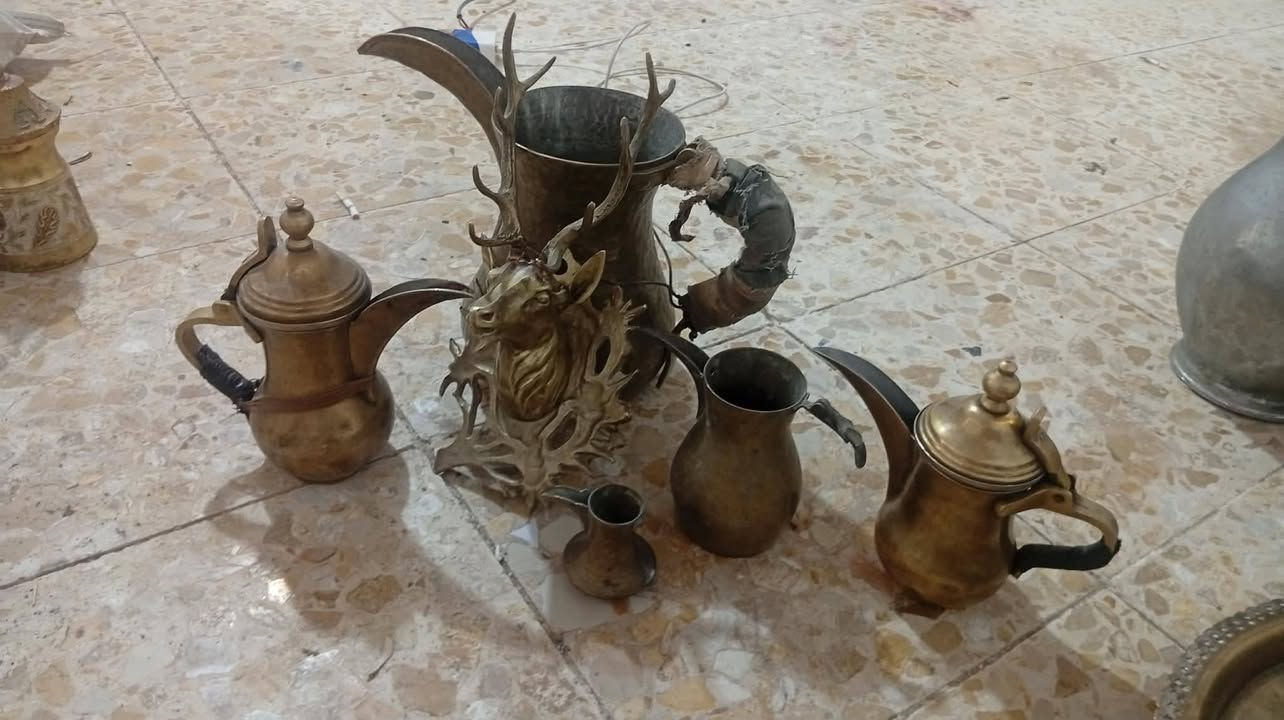 سلام عليكم اخوان عندي انتيكات قديمات للبيع شراي يتصل على هاذ رقم.  ***********
