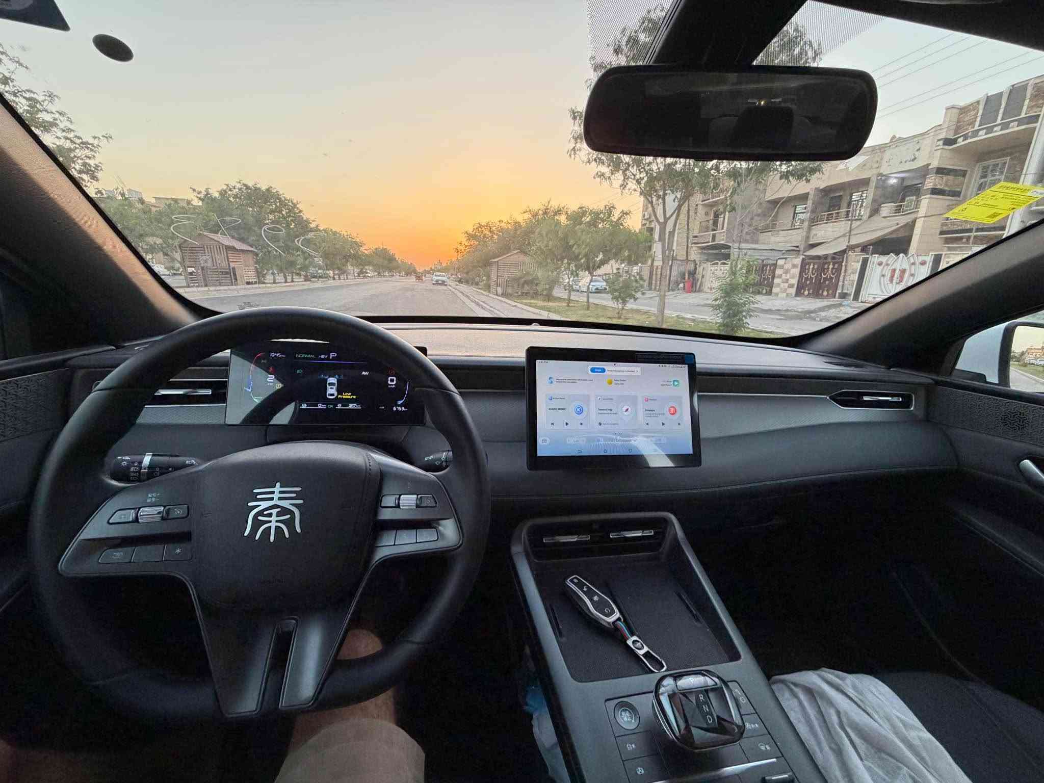 BYD جن بلاس بحالة الزيرو
داخل زيتوني
فول مواصفات عده الفتحه
بصمة ابواب وتشغيل 
تبريد شاشه كامره حساسات
ماشيه 6الاف الكلي
سياره باسمي تحويل ثاني يوم
سعر 21وبيه مجال بسيط
سونار مرفق بلمنشور
بغداد حي الجهاد
*********** بغداد, العراق

نص مكتوب في الصور:
- الجانب السطحي / surface side / سليم
- الجهة الخلفية / back side / سليم
- بغداد / اليوسفية / الشارع العام / مقابل معارض اليوسفية