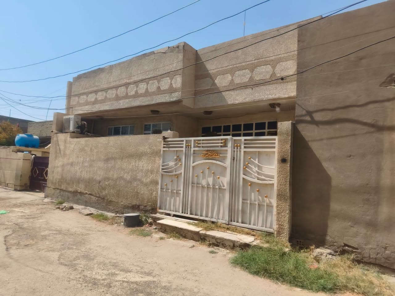 بيت للبيع زراعي سند 25مساحة 100متر مسلح قاط غرفه نوم واستقبال ومطبخ وصحيات كاشي واسيراميك جاهز بناء طابوق بغداد التاجي ام العظام نزلت سيد جاسم تم الرد خاص ***********
