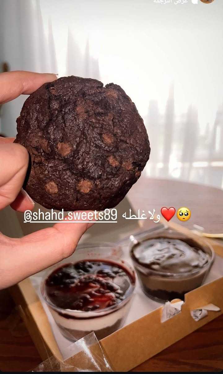 السلام عليكم شيف حلويات اقدم حلويات شرقي غربي بأفضل خامات والطلب فقط واتساب***********

نص مكتوب في الصور:
- Sweet Moments Made with Love Fresh Homemade Delicious Shahd Sweet 89 HOMEMADE DESSERTS Small Bites Big Happiness COOKIES Classic Cookie 2500 IQD Chocolate Cookie 3000 IQD Kinder Cookie 3000 IQD Pistachio Cookie 3000 IQD Lotus Cookie 3000 IQD BROWNIES Classic Brownie 2500 IQD Kinder Brownie 3000 IQD Chocolate Brownie 3000 IQD Lotus Brownie 3000 IQD Pistachio Brownie 3000 IQD CAKES Plain Homemade Cake (No Cream) 7000 IQD Volcano Cake 2000 IQD Warm & Chocolatey CHEESECAKE Rich Creamy & Delicious Cheesecake 3000 IQD COLD DESSERT Oreo 3000 IQD Lotus 3000 IQD Pistachio 3000 IQD Chocolate 3000 IQD Oreo Lotus Pistachio Chocolate TRILEÇE Soft Moist & Irresistible Trileçe 3000 IQD Sulaimaniyah shahd.sweet 89 Thank You
- عرض الترجمة
- ولا غلطه ❤️🥺 @shahd.sweets89