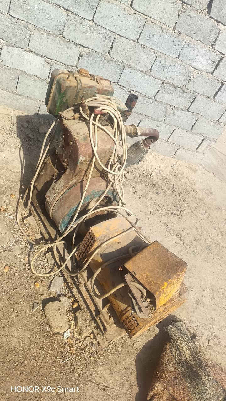 مولده للبيع مولده متروكه ما نعرف عطله شنو بس  عله اغلب تحتاح تجفيت سعره 500 الف مكاني حله. ...... اي استفسار اتصل على رقم  ***********

نص مكتوب في الصور:
- HONOR X9c Smart