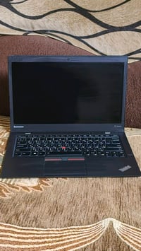 حاسبة لينوفو x1 carbon نظيفة حدا جدا للاعمال المكتبية و للالعاب المتوس...