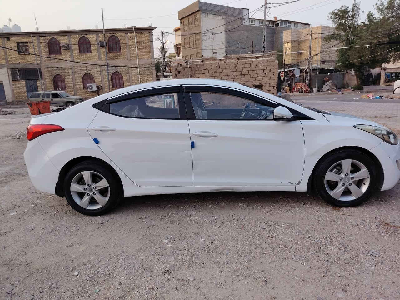 النتره ١٢ خليجي
سياره بيه بنيد اوربع الباب

والباقي كفاله رقم السليمانيه

وكاله اومداور

***********
