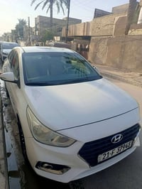 اكسنت موديل 2019 خليجي رقم سليمانية   ماشية 148  لون ابيض  رصعة أسفل ا...