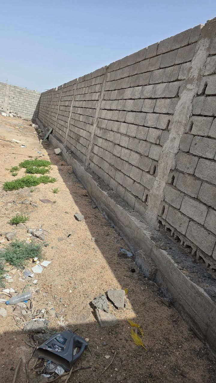 قطعه أرض للبيع مساحة 333متر طابو ملك صرف زراعي عراقي وكاله مكاتبه ونسخه من الطابو الوجها 10متر نزال 33متر عرض شارع 8متر سبيس خدمات ماي كهرباء مدارس مجاري ماساس شارع  العنوان بصره أبي الخصيب كوت افريح منطقه طريق الصحراء قرب معرضه الراشد سعر 45مليون الاستفسار ***********
