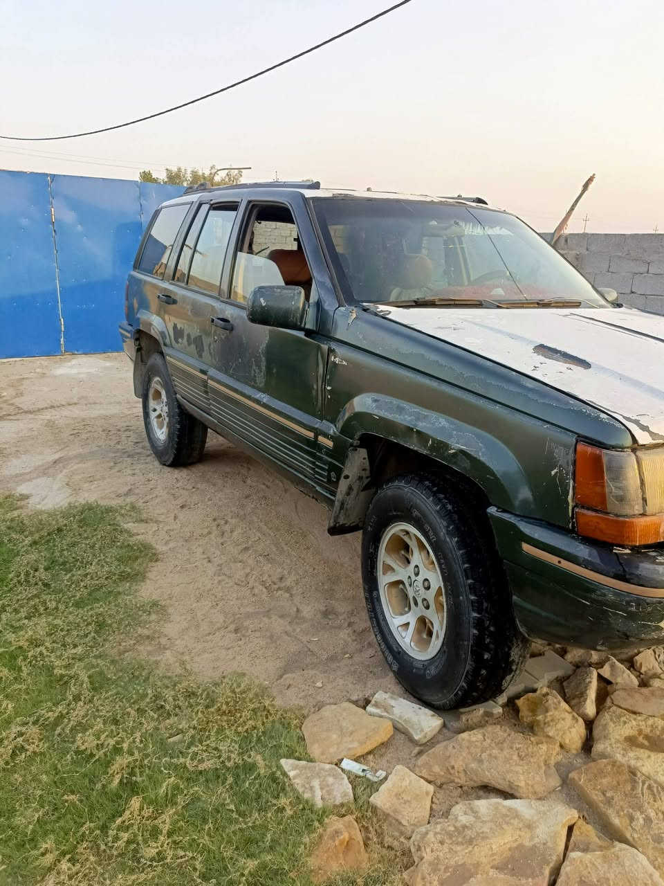 السلام عليكم سيارة جيب شيروكي موديل 1994مداور مكينه بطه تخم تاير عالي برجستون ياباني  ***********
