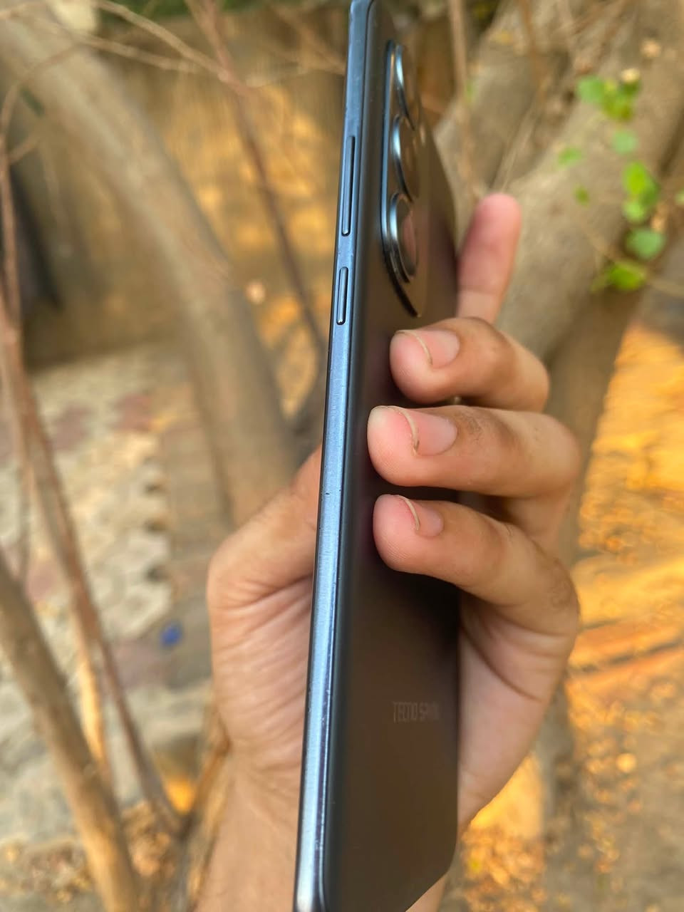تكنو سبارك 40 برو بلس ذاكرة 256 العشوائية 16 و90 فريم بوبجي بطاريه 5200 شاشه منحنية تردد144Hz مقاومة رذاذ الماء والغبار سماعات ستيريو بدون ملحقات 
السعر 250 (مجال حك الجية اخوان )
مدينة الصدر زعفرانية بغداد جديدة متواجد ***********
