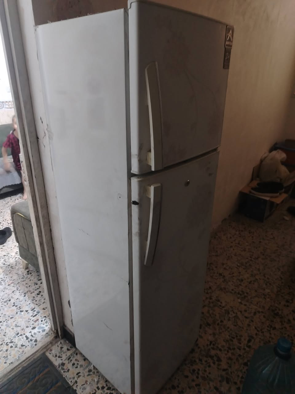 ثلاجه • نضيفه • فريز جوا