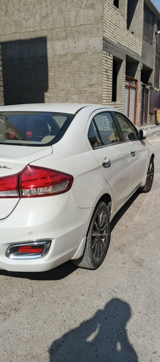 للبيع سازوكي ( سياز ) موديل 2023
المواصفات ✅
بصمة تشغيل
بصمة ابواب
تحكم ستيرن 
كروز سرعة 
كشنات جلد 
حساسات
قطعتين تبريد 
مري شفط كهرباء  + اشاير بالمري 
لد امامي 
ويل كب كروم 
سبير ما نازل
السيارة مكفولة ما عدى بيها صخه بلصندوك بصيطه
مصلحها علبارد ومكحلها وشخط بلجاملغ مكحله موضحات بلصور
رقم بغداد نهاية السنه اصير حره
 وكالة مكاني بلزعفرانيه
السعر 112 وبيها مجال للاستفسار ع  .
***********
