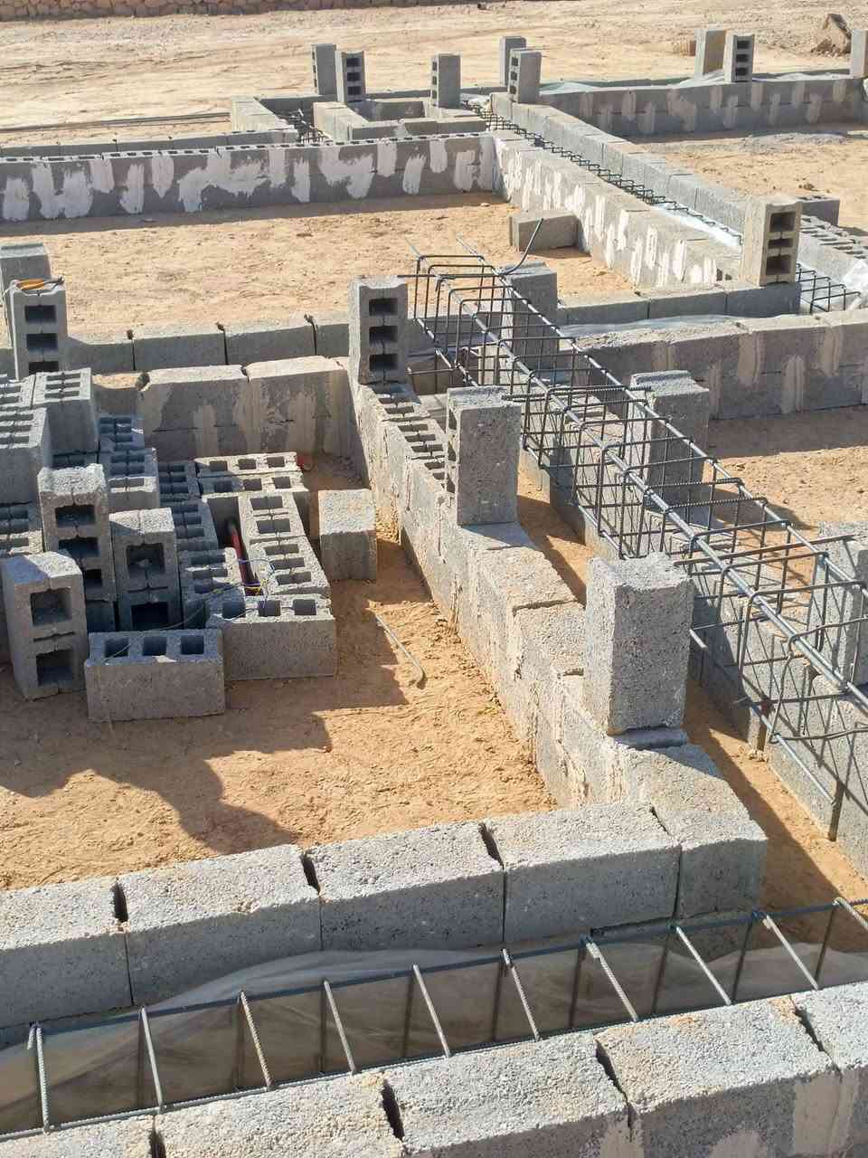 اسلام عليكم اشتغل بيت كامل من تخطيط الخريطه إليه   صب جاهز وتسليح درجه أوله و سياجات  وبسعر مناسب   متفرق هاذه رقمي الستفسار ***********
