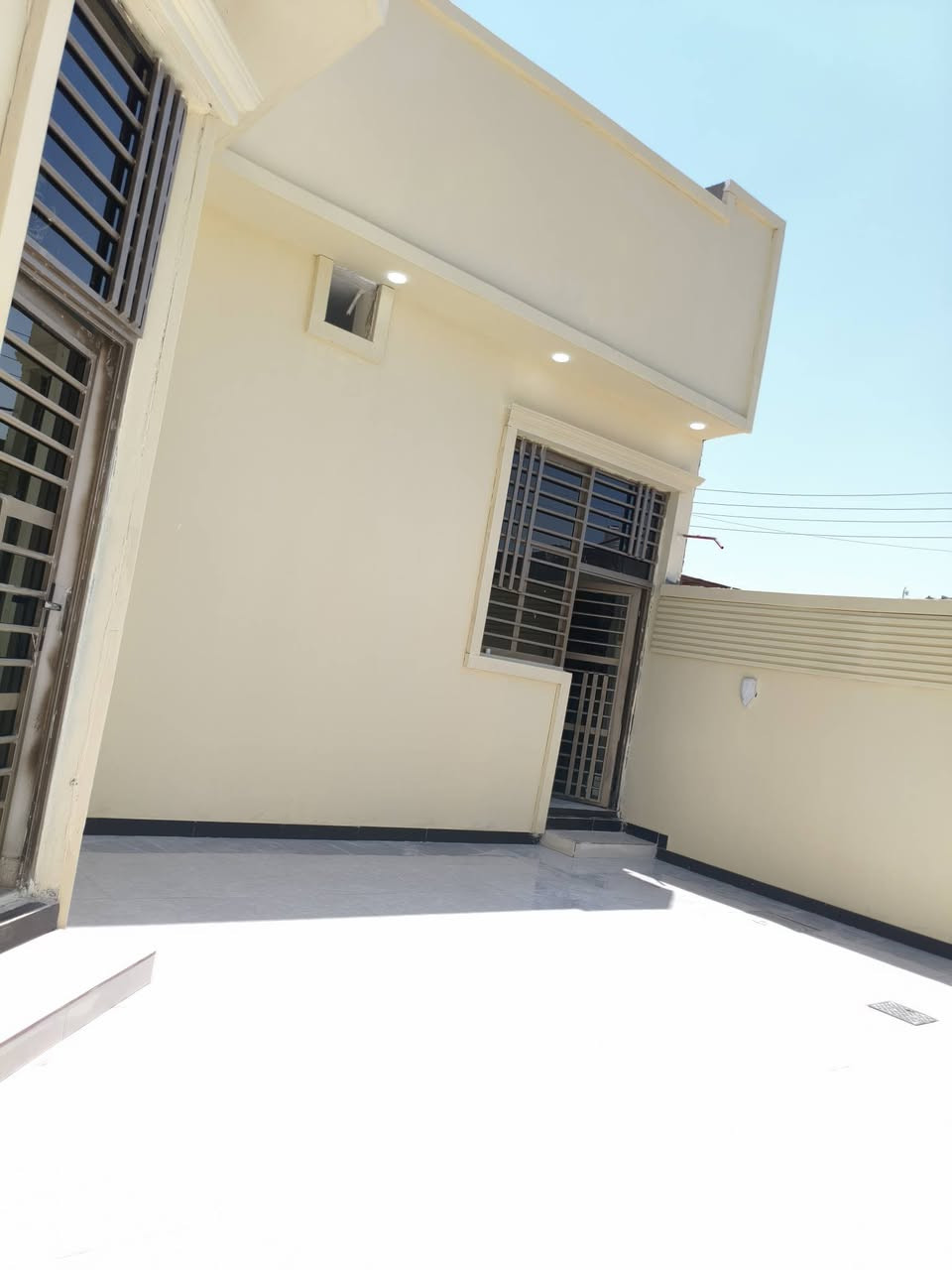 🔥 لقطة ما تتعوض 🔥
🏠 بيت يخبل - نظافة فول 💎

📍 ابو الخصيب
📐 200م - بناء بلوك بتلو جديد
🛏️ غرفتين + صالة + مطبخ + حمامين
✨ جاهز للسكن - ادخل واسكن

💰 السعر 105 مليون وبيه مجال للشراي

🙏 بيت خير وبركة على صاحبه الجديد

📞 ***********
📞 ***********
