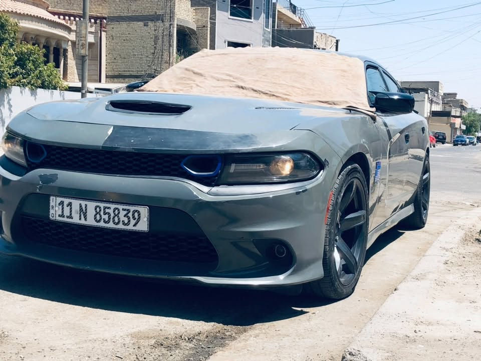 سلام عليكم /
دوج جارجر R/T 5.7
لون سمنتي اصل
موديل ١٩ اصل
رقم بغداد بسمي رقم وسنويه وهزه جديده
السياره حادثهة ٤ قطع 
السياره تخم تاير جديد ٢٧٥
ويل نجمه 
سياره كامله ومعوزهه شي 
حساس كامره دواره 
فتحه سقف 
رادار مري 
غرفه جديده ارتي 
شاشه كار بلي
تدفئه ستيرن 
تدفئه كشنات
شوته رياضي 
حادثهه صفحه اليمنه بدون باب الصدر  وبيهه طعجات  2 بلتكمه عل وضعهه لامصلحه ولا صبغ 
بيهه سحب بشاصي تعديل ولغد لاصبغ ولا لحيم 
 
بيع او مراوس السعر ١٨٠ بيهه مجال..

***********
— ‏￼‏‏ في ‏بغداد. الطالبية.‏
