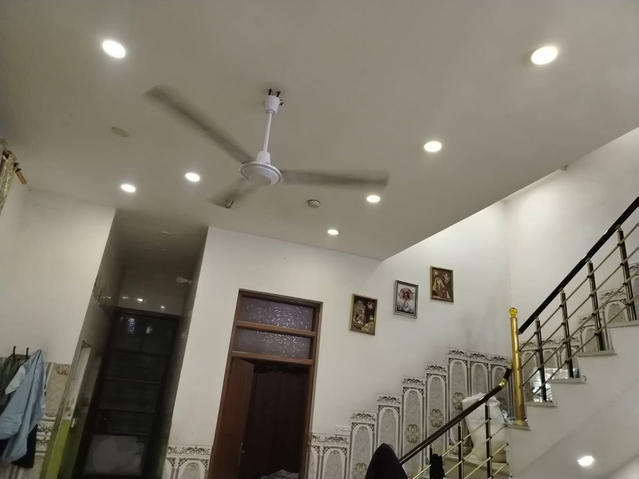 دار للبيع ١٥٠ متر وجه ٧ونص نزال ٢٠ كويريش حي الربيع رقمه ٣٦٩٧ للاستفسار ***********
