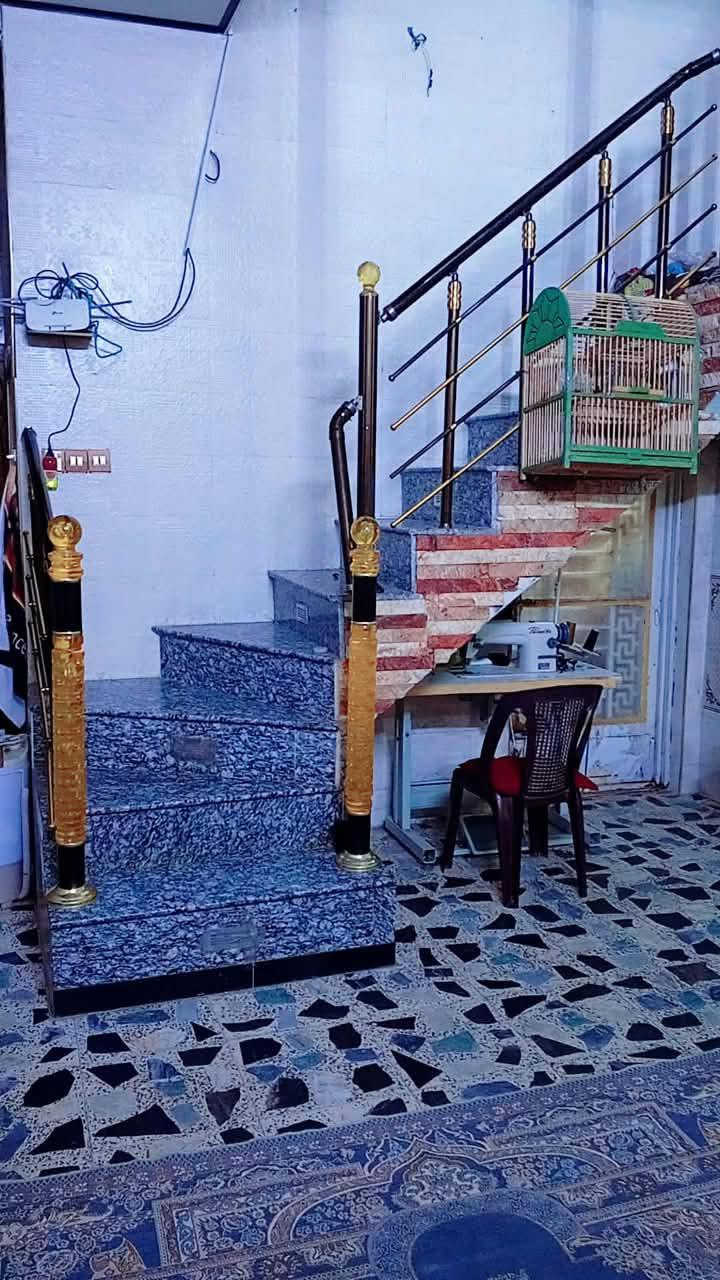 دار للبيع مستعجل  في حي الفارس شارع 15 سابع بيت عن السايدين التجاري منطقة متكامله ماء مجاري تبليط مدارس  اسواق كافة الخدمات  المساحه 100 متر بناء حديث طابق واحد  مطلوب اسكان    المقدمه 105 مع المجال و 30مليون تسديد شهري 300 الف للاستفسار الاتصال على الرقم ***********
