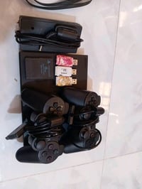 بلي تو للبيع كامل ملحقات بس عندك الشاحنه الواير يشكل بس بدله واير السع...