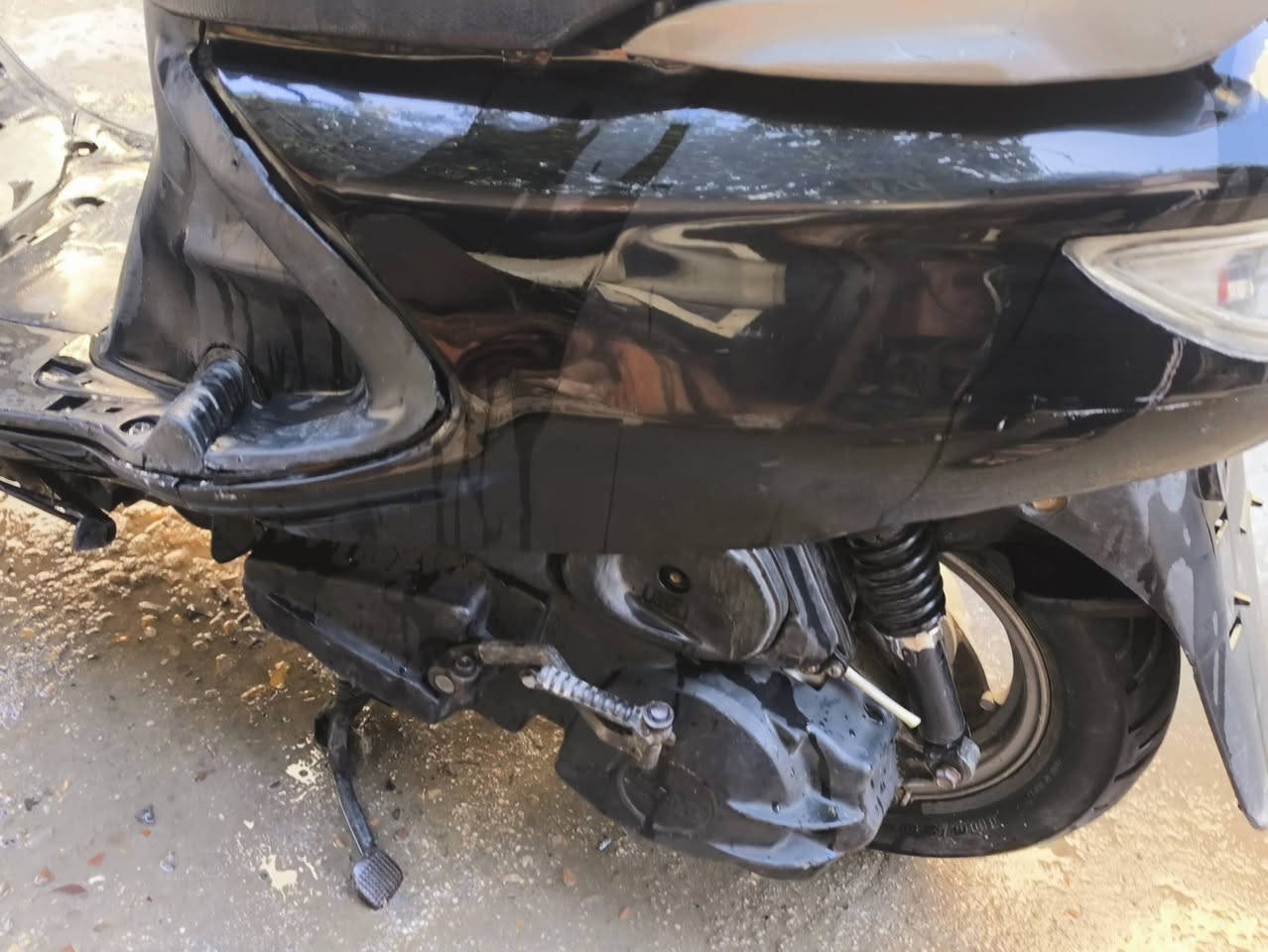 اللهم صلي على محمد وآل محمد 
على بركة اللهُ 
دراجه فراشه فحل رمبه صار شهرين من شتريتها🏍
دراجه وكالة  المكينه  مامفتوحه على فحص 
الكلجات حاويه او شرط النضافه 
التزويد 1الدسك الامامي 2صالنصه رياضي3اشايرالدبل+الوان احمر الامامي والخلفي  4لايت زنون 5على الفحص الدراجه 
السعر 650
***********☎️الاتصال
