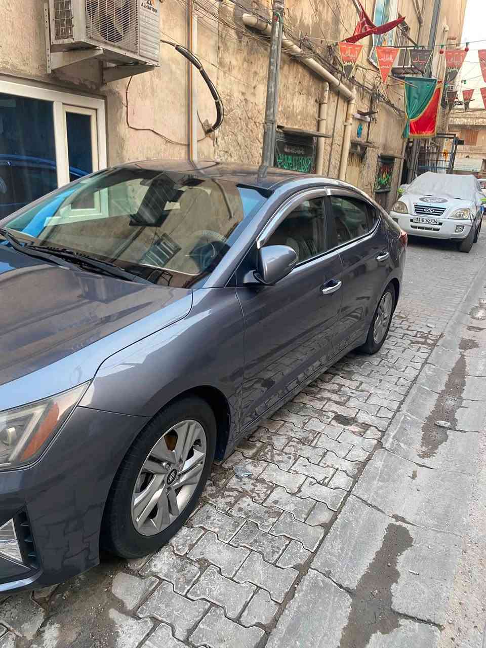 السلام وعليكم النترا موديل ٢٠٢٠ وارد امريكي ضربتا باب خلفي فقط سياره نضيفه وخير من الله ماشيه ٦٣ كيلومتر ورقمها اربيل دولي بـ اسمي 
السعر: ١١٧
تواصل *********** الرقم بي واتساب
مكاني بغداد الحرية

