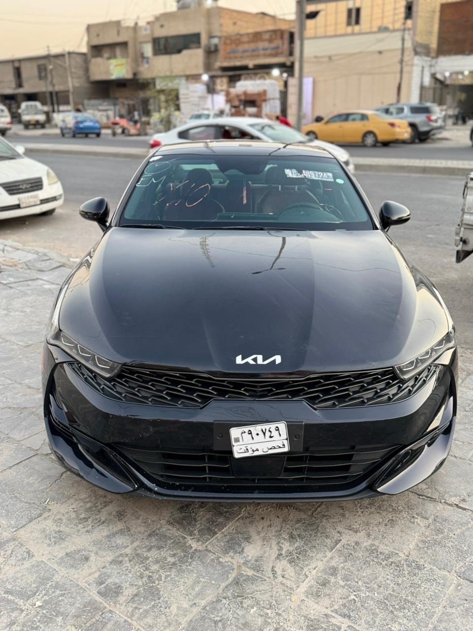 السلام عليكم 
k5 
GT line 
داخل احمر كي فايف 2024 جي تي لاين فول الفول محرك 1.6T المرغوب داخل احمر حادثها صندوق فقط من امريكا وحافة الجاملغ الخلفي عكس السايق وصار بيها حادث هنا حافة البنيد والجاملغ جهة السايق البنيد صبغ بدون تبديل و الجاملغ بارد فقط ماشيه 64 مايل سيارة نظيفة جداً تحويل مباشر
السعر160 وبيها مجال 
مكان السياره بغداد للاستفسار الاتصال او واتساب ***********