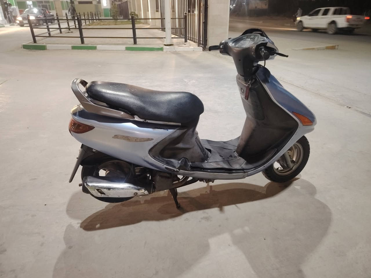 حاويه مكفوله من كلشي عل فحص
كل نقص مابيه جديده كفر اصلي ختم 
واحد سعر 650 بيه مجال لشراي رقمي ***********
