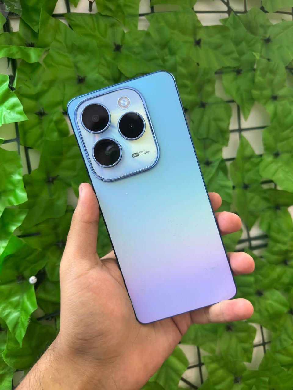سلام عليكم
Infinix HOT 40. مواصفات الجهاز 
المعالج: ثماني النواة Helio G88 تكنولوجيا 6 نانو 9
التخزين / الرام:/256جيجا بايت مع 8 جيجا رام
الكاميرا: خلفية ثلاثية 50+2+0.08 م.ب. / امامية 32 م.ب 9 البطارية: 5000 مللي أمبير P
جهاز وكاله ما داخل تصليح ابدد مع كامل الملحقات كارتونه وكل شيء ***********
