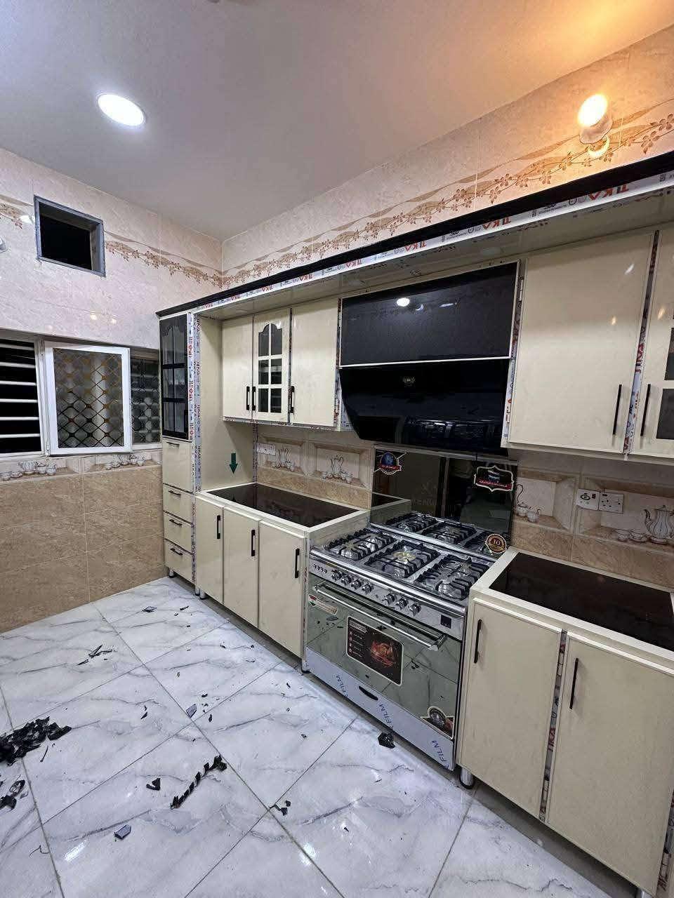 المطبخ مو مجرد مكان نطبخ بيه
هو الروح الحقيقية للبيت والزاوية اللي تجمعنا كلنا
من نتعب على تفاصيله ونرتبه بالشكل الصح البيت كله يرتّب وياخذ طاقة تختلف
الشغلة مو بس تفصيل خشب أو ديزاين حلو الشغلة راحة بال وأماكن نتكاثر بيها وتعيش ويانا سنين طويلة
للاستفسار
***********
نبذه بسيطه عن شغلنا 👇
اي تصميم مموجود مستعدين ننفذه بجوده عاليه وسعر كلش مناسب
