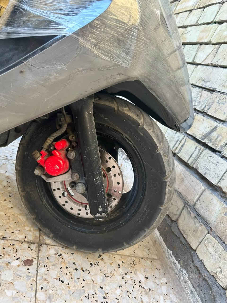بريز رمبه دراجه كله جديده ختم واحد بس لكفر لمامي مو نفس لون مكسور مبدلينه بس اصلي سعر ٧٥٠ ***********
