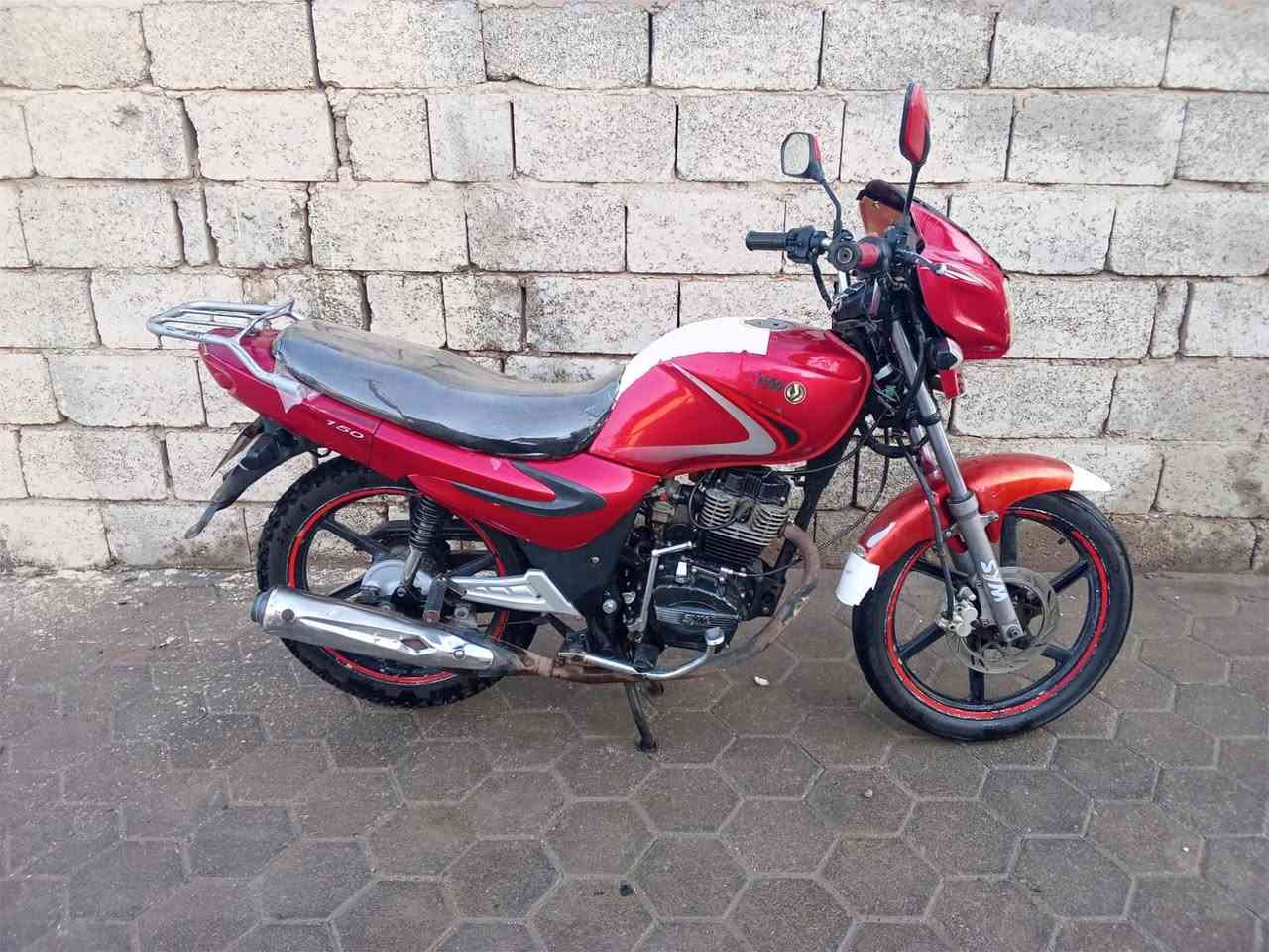 دراجه سايم للبيع السعر 650 بيه مجال موديل 19 جديده كلش كهربائيات كله شغاله محرك بلادي عنواني الرمادي قرب محطه الرماح للاستفسار على رقم ***********

