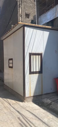 سندويج + رفوف للبيع والعارضه ايضاً للبيع   07746498334