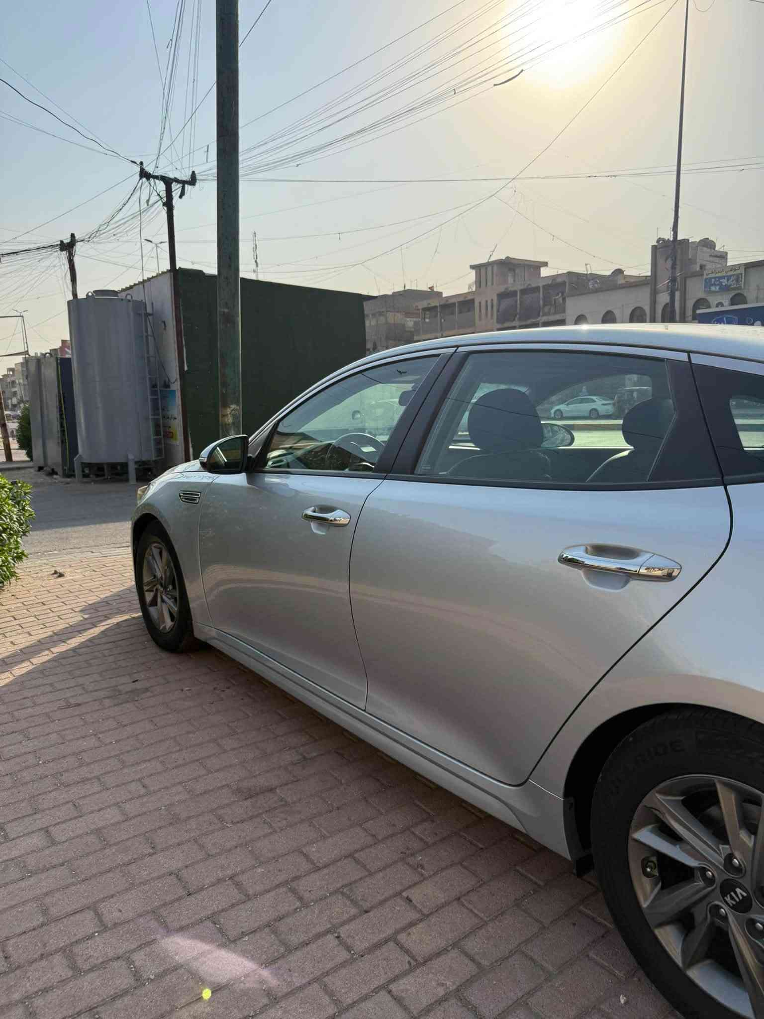 اوبتيما للبيع 2020 أمريكي
مواصفات FE معروفة 

محرك 2400 

سياره جاهزه وجديده 

باسمي 

حادثه تبديل بنيد 

وشبر من باب الراكب الخلفي عكس السايق

صور الحادث عندي 

راجع سستم ايرباك وموجود بيه حجر البيئة 
السعر 126

مكاني بغداد البلديات الضباط 

للاستفسار 

***********
