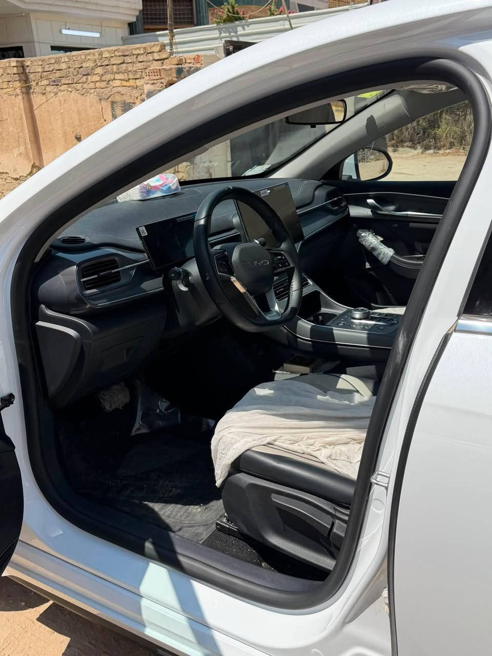 سلام عليكم بي واي دي byd دستروير للبيع  ماشيه  9 الف كيلو مجموع بانزين وكهرباء السياره مكفوله حته من الشخط والسياره بأسمي رقم بغداد السعر    20500 عشرين مليون و نص بيه مجال بسيط مكاني بغداد اليرموك *********** بغداد, العراق
