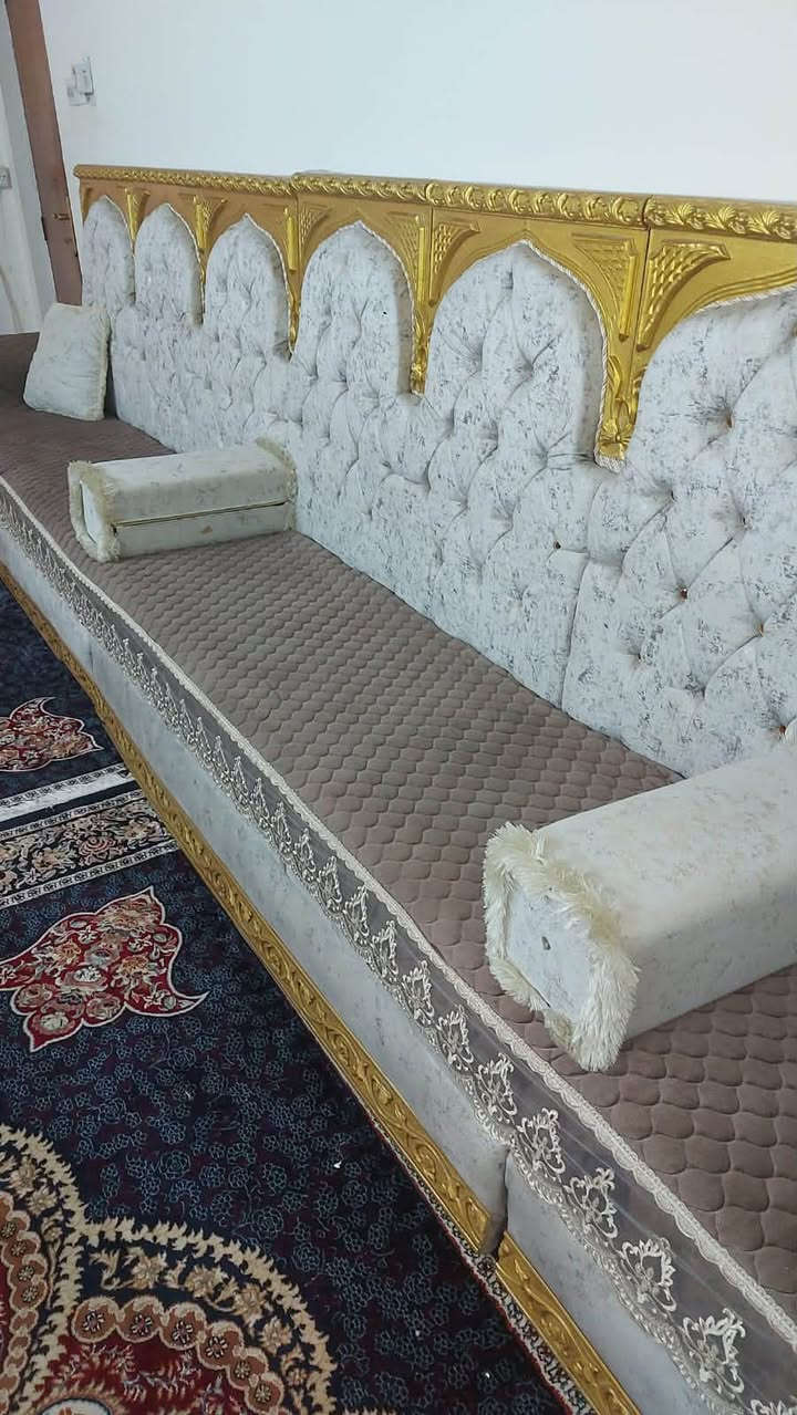 السلام عليكم ديوان 
شغل نجار عراقي اي ظرر مآبي
وسعر مليون
اتصال ***********
