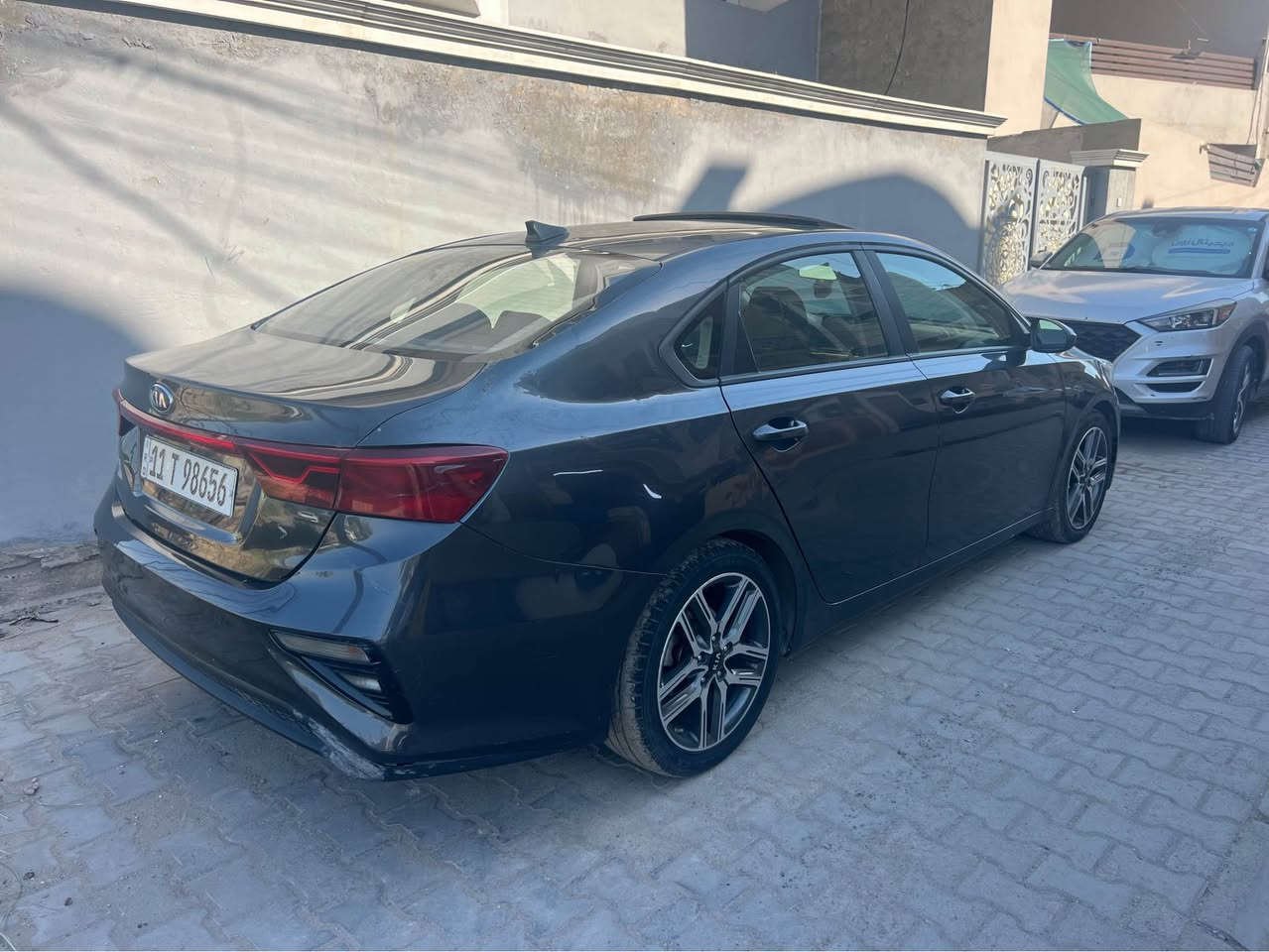 فورتي 19 S 
سعرها 130 ورقة 
ماشية 49 الف ميل
حادثها خلفي (جاملغ وقبق جنطة صبغ وجاملغ بارد )
بدون ايرباك
وبالعراق نضربت عندي ( باب السايق ) وبدلته نفس اللون 
شاشة 
ويل رياضي 17
رادار 
كاميرا قلاب 
مانع انزلاق 
تحكم ستيرن
تبريد بيانو
لد نهاي فراشة 
انارة داخلية لد
فتحة سقف 
كير 6 نمر AT 
بيع او مراوس 
للتواصل واتساب 

*********** بغداد, العراق
