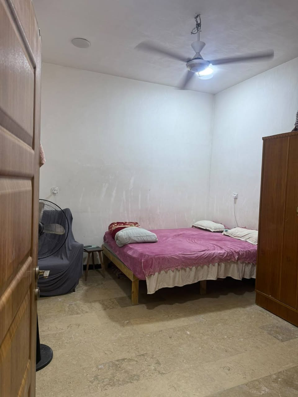 إياد عدنان | 🏡 للبيع عقار 75 متر في حي الجهاد (ديوان المخابرات)
​موقع ممتاز وسعر مناسب جداً!
​المساحة: 75 متر مربع
​الموقع: حي الجهاد - قرب ديوان المخابرات (منطقة هادئة وقريبة من جميع الخدمات)
​السند: طابو ملك صرف جاهز للتحويل
​📞 للتواصل والمعاينة:
إياد عدنان | [أدخل رقم الهاتف]
​#إياد_عدنان #حي_الجهاد #عقارات_بغداد #ديوان_المخابرات #عقار_للبيع #سعر_مناسب

نص مكتوب في الصور:
- HONOR X9c Smart
- السومرية
- جان سعرها الف دينار
- وحاليا الفين ونص
- من وري
- عدنان الجميلي.......!!