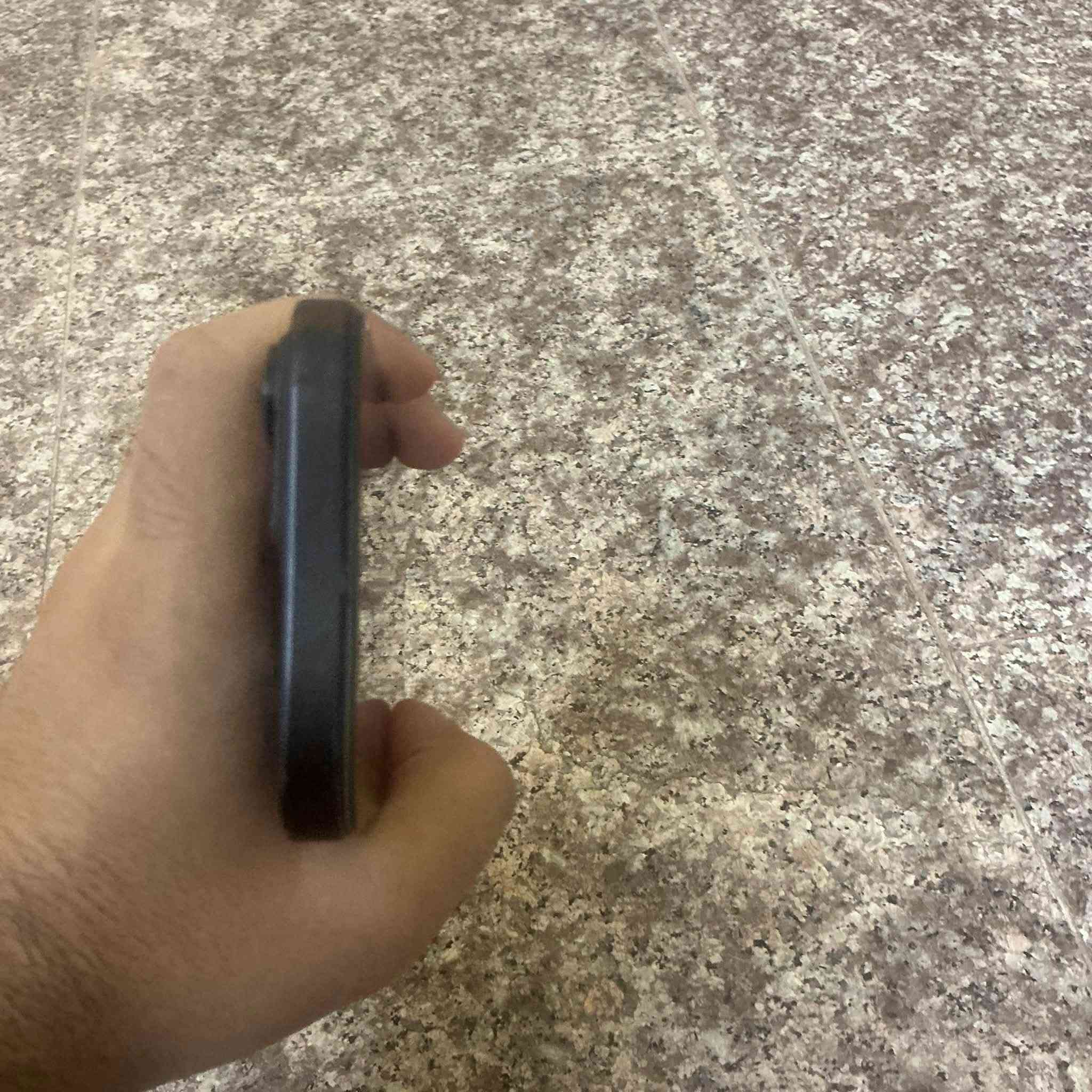ايفون 16 برو ماكس • 256 • شاشة مبدلة
