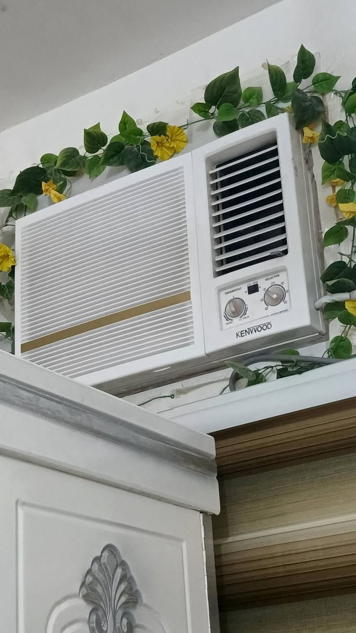 مكيف للبيع طنين بلادي ما داخل تصليح ابيع شرط الفحص ***********
