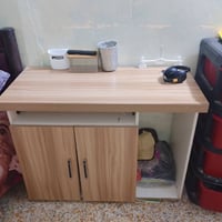 ميز • نضيف