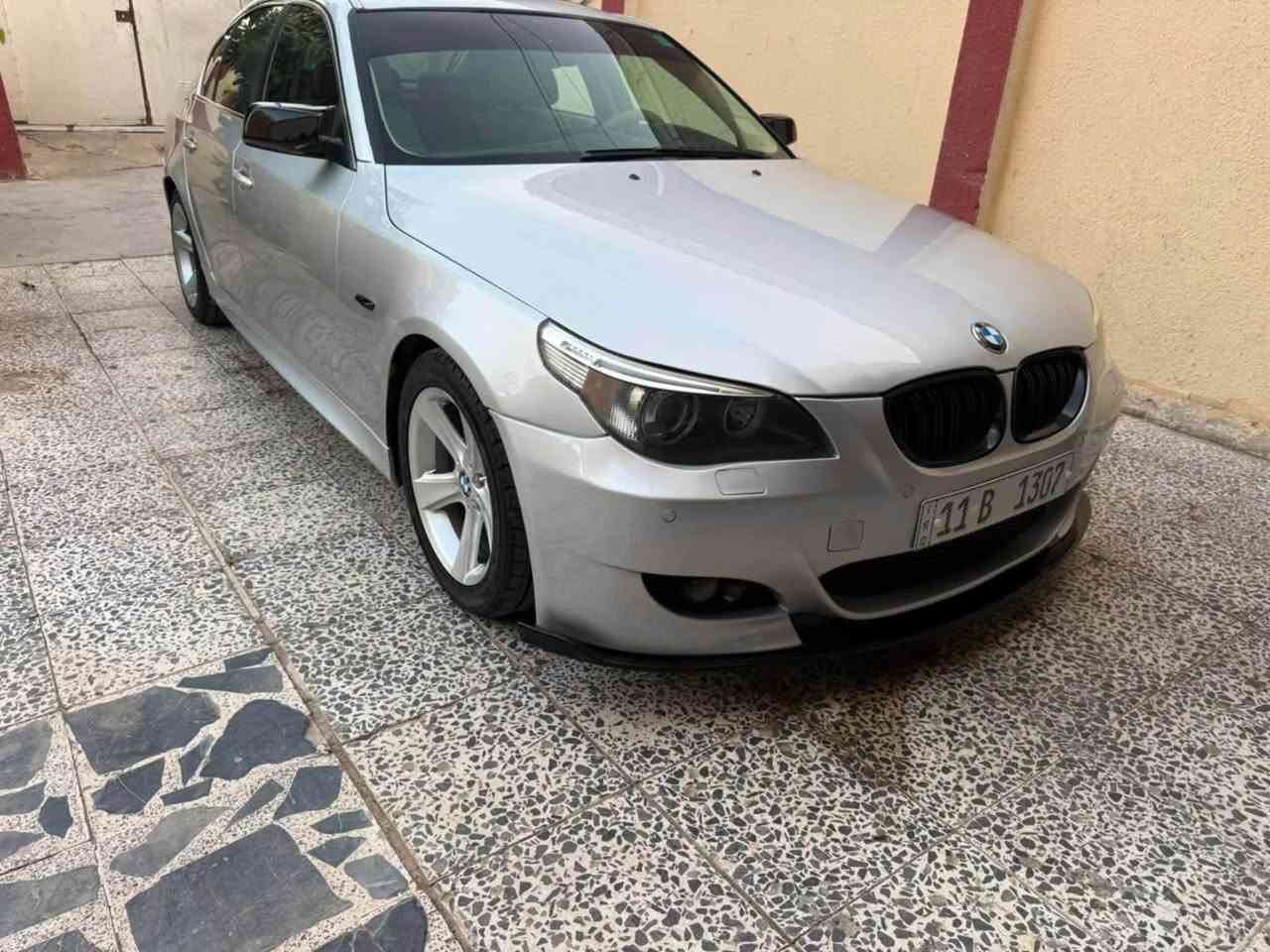 السلام عليكم
Bmw 530i n52  نوزل قصير قبغ اسود
 2007
محدث بالكامل 2010  
مصبوغ بدون دكة جاكوج 
كفاله من الضربة 
بيها كم قطعه صبغ ابيعلك عام 
كت كامل M
مكينه وكير  30   جديد 
مال حاوية قبل شهر شادهن 
صدر امامي خلفي ممتاز 
هزة وفحص جديد تحويل ثاني يوم
شاشة كار بلي اصلي 
تحكم ماوس  
داخل بيجي فتحة سقف سلايت 
السيارة جاهزة وبدون برغي نقص 
وهواي مصروف عليها 
115 السعر 
***********
