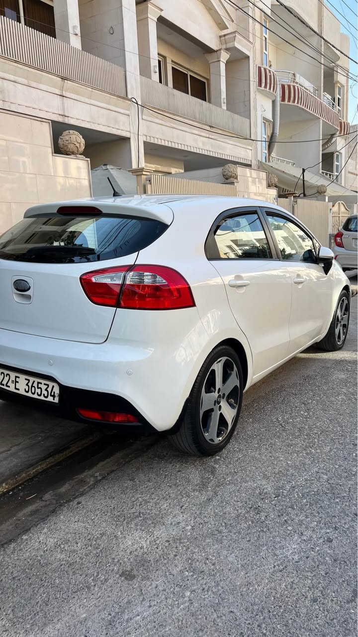Kia rio 2014 سلاو ریز کیا رییۆی خەلیجی سپی بەفری گیرتۆماتیک+شاشەو کامیرە+سوکان ڤۆلیۆمو تحدید سرحە+جام کارەبایوو ئاوینە شەفت +سئ مۆدی لیخورین حادیو تماتیکو شەفتی سوکان+ مەکینەو گیرو تەبرید بەشەرتی فەحس سەیارەکە ئی مالییە بەناوی خۆمانە زۆر خاوینو بئ مەسروفە چرکەی تیدانیە رەقەمو سەنویو هەزەی هەموو نوییە وەکو سبوغ سئ پارچەو بستیکی هەیە بئ ژۆریو بئ ارباك پیشو پشتی کەپسە بەناوکردنو غرامەش بەشەرت سحری ٧٨ کەمیک مەجال لە هەولیرم  م*********** أربيل, العراق

