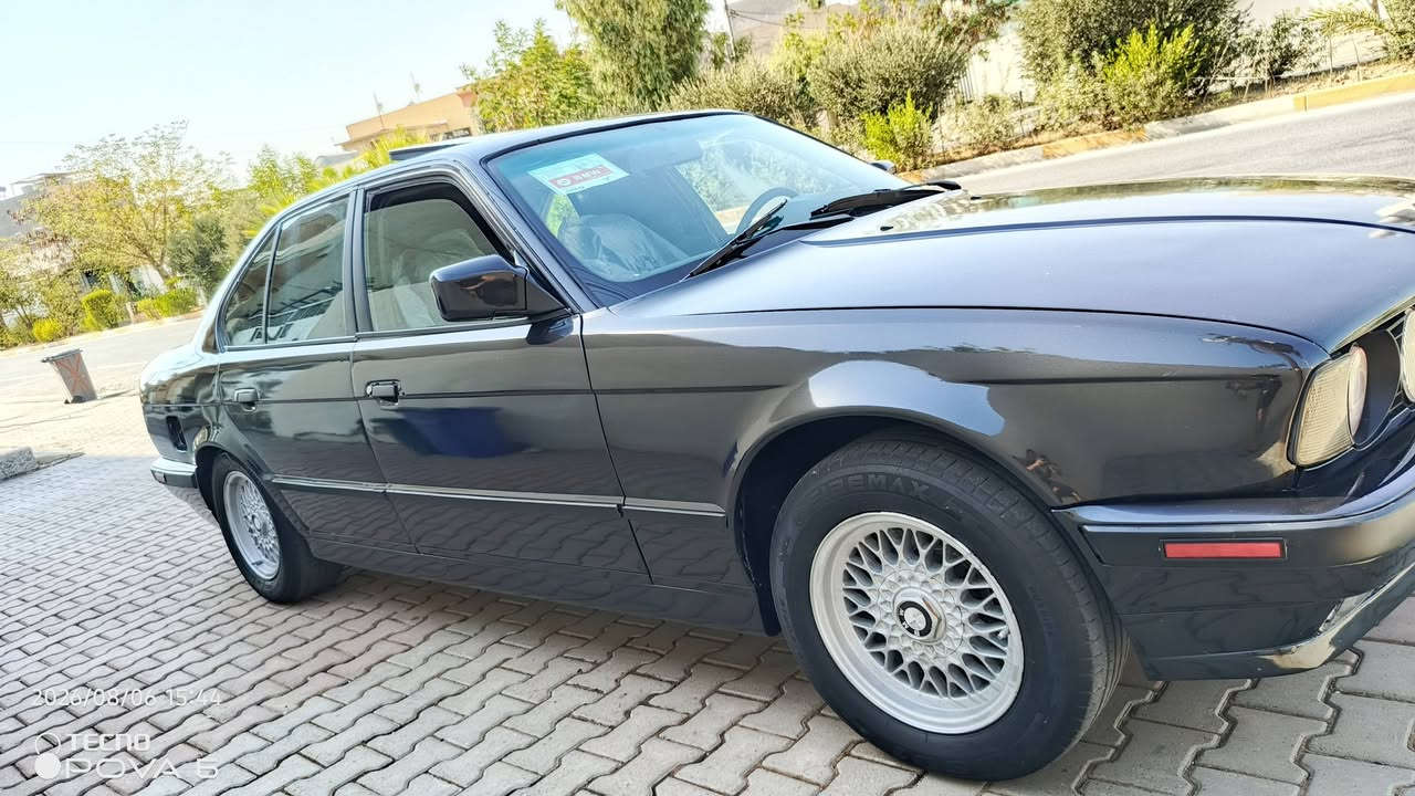 بي ام للبيع 525 كير عادي بلاد محرك كبس موديل 90 تبريد اربعه جام كهربائي سلايد بدون ضربه صبغ جماليه فقط سياره تعمير جديد كوشن جلد بلادي رقم كركوك سنويه جديده لحد 28 دفتر بنزين السعر 56 وبي مجال عنوان كركوك الشرايه اتصل***********
