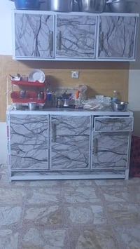 كاونتر مترين العرض + سنك نفس القياس سعر 250 الف وبيه مجال 07740651937