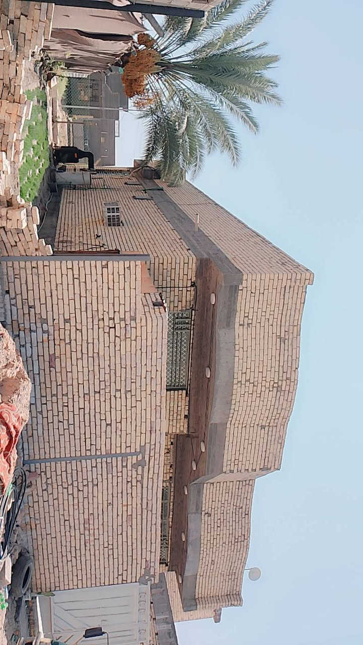 السلام عليكم من رخصة الادمن للبيع بيت طابو زراعي سند 25 المساحه 350 متر الموقع خلف العلگايه قريب جدا علا طابو صرف تفاصيل البيت غرفتين نوم صاله استقبال مطبخ  للاستفسار اكثر اتصل علا الرقم ///  ***********
