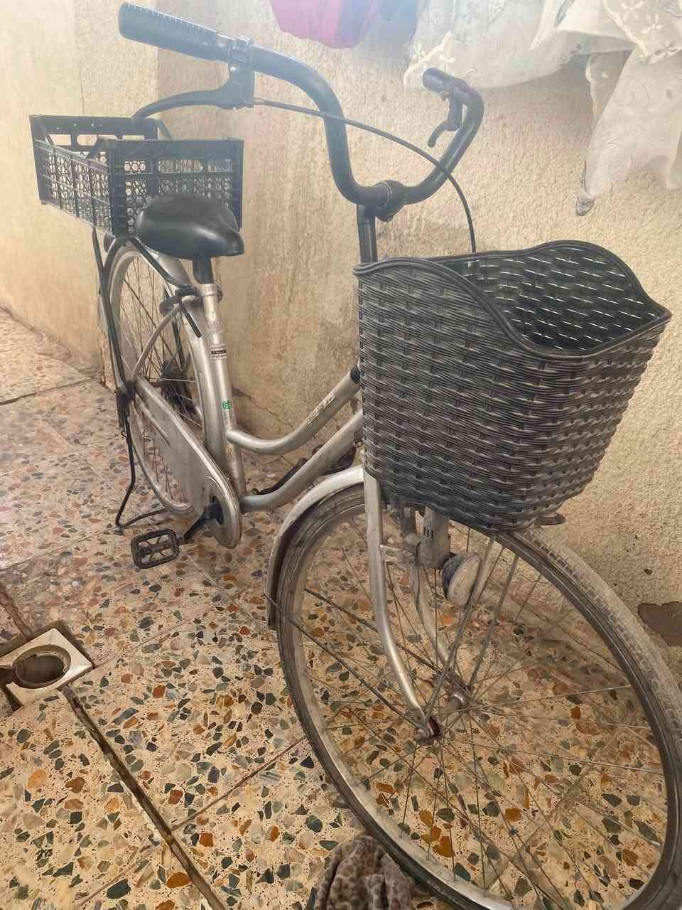 باسكل ياباني بالة للبيع باسكل نضيف بس يحتاجلة غسل قليل الاستخدام  سعرة 65 وبي مجال للطيبين رقم الاتصال *********** واتساب فقط
