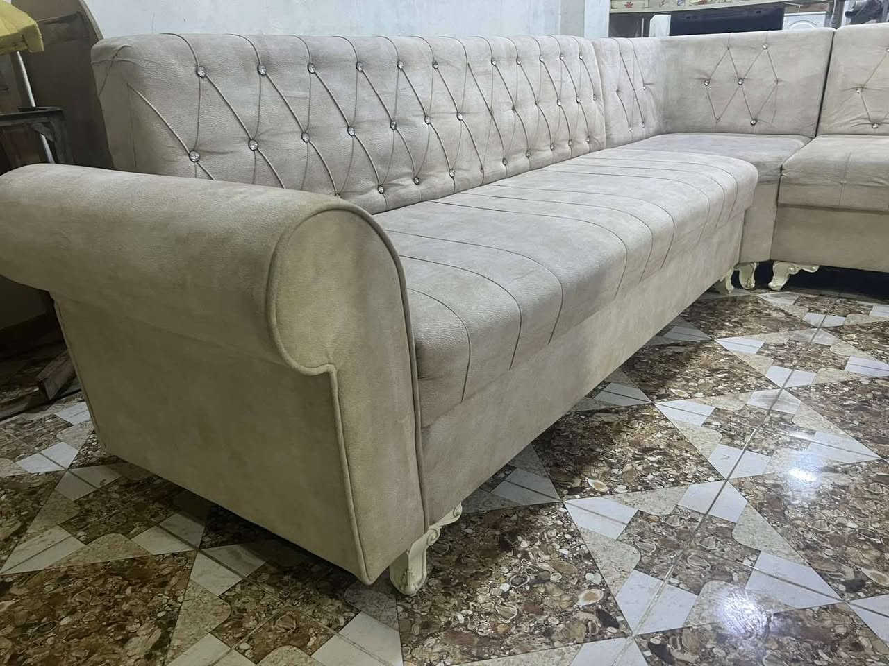 كنب • ١٠ نفرية • للبيع