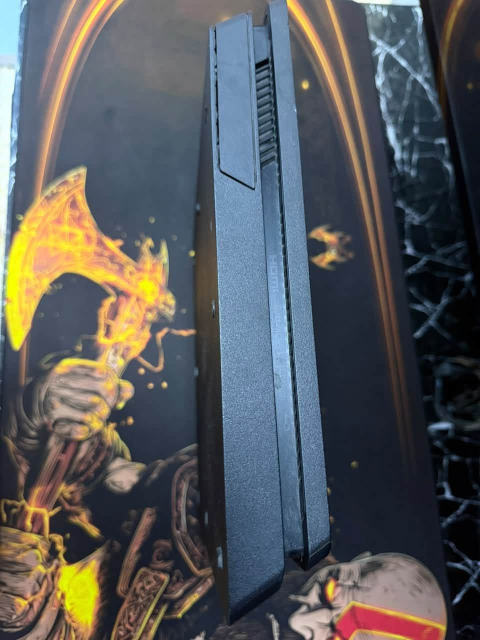 سلام عليكم
🔥🎮 للبيع PS4 SLIM — أونلاين وما مهكر 🎮🔥

للبيع جهاز PS4 Slim بحالة نظافة ممتازة، مناسب للي يريد جهاز للعب الأونلاين والألعاب الرقمية بسعر مناسب.

⭐ المواصفات والحالة:
🔹 PS4 Slim
🔹 الجهاز أونلاين وما مهكر ✅
🔹 نظافة الجهاز تقريباً 90% ✨
🔹 الجهاز مفتوح فقط لغرض التنظيف
🔹 الجهاز يشتغل بصورة طبيعية
🔹 العطل فقط بمشغل الأقراص ⚠️
🔹 يجي وياه فان تبريد + جوستك 🎁

📌 ملاحظة مهمة:
مشغل الأقراص بي عطل، والجهاز يُباع على حالته، لذلك المشتري يفحص الجهاز قبل الشراء وكلشي واضح وصريح.

📍 الموقع: بغداد – البلديات
📞 للاستفسار والاتصال:
***********

🎮 الجهاز جاهز للفحص والمعاينة — الشراي يتفضل.
