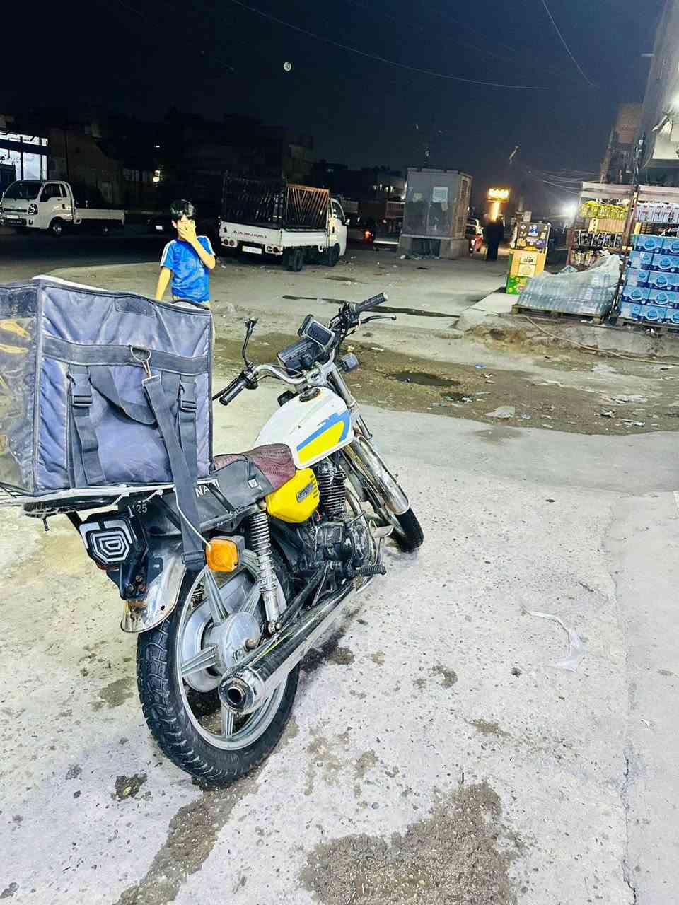دراجه سيفان مال شغل
محرك محور
سعر 300 وبيه مجال 
مكان بغداد مدينه 
***********
