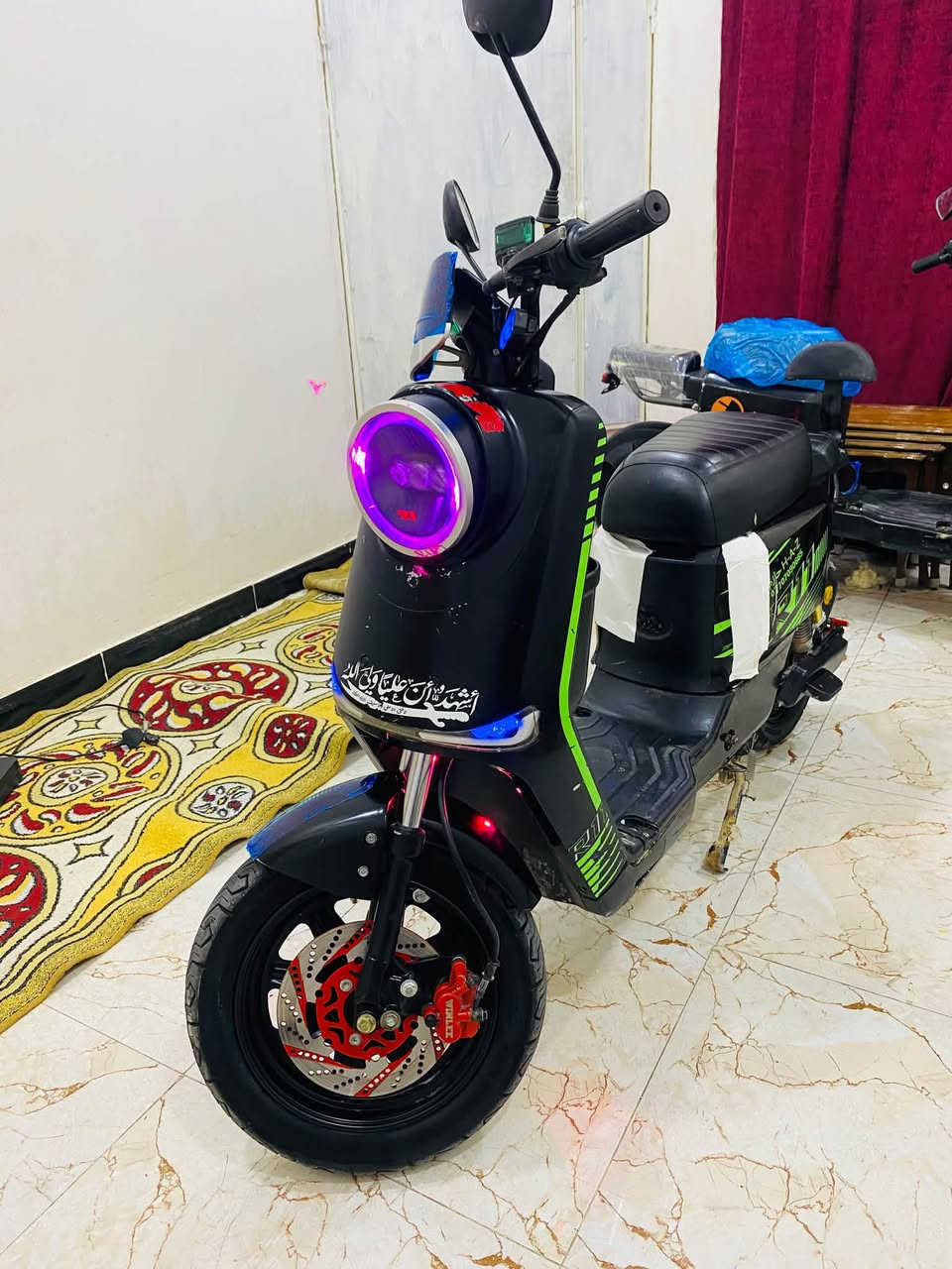 آر ١١ • ٥ بطاريات • ٣٢ أمبير