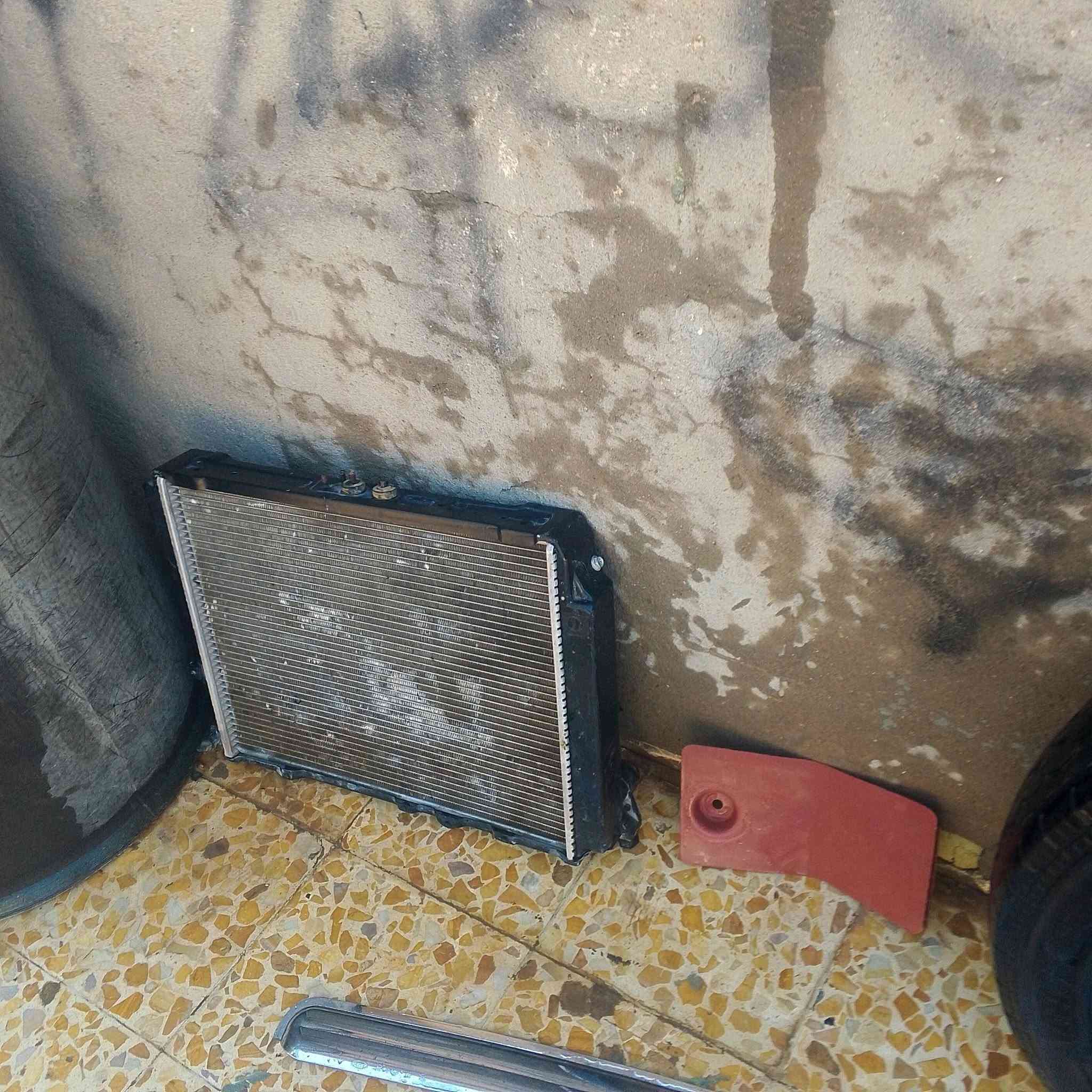 البيع تاير مستعمل حجم 15 راديتر مال فتون 30الالف بوشية مال فتون احمد البياع 20الالف شمسيات مال فتون جديد مكان بغداد المعامل التواصل الرقم ***********
