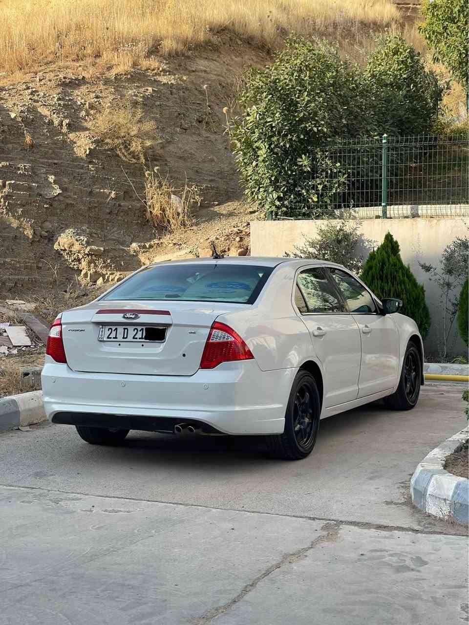 Ford fusion 
SE
٢٠١١
مواسەفات SE ئەمریکی
ناوزەرد
گێر ئۆتۆماتیک
چوار جام کارەبا
حاسەی بەگ 
سیستەمی سەوتی SYNC 
مەکینە ٢.٥ چوار پستۆن (مەرغوب)
هەموو گیانی بەشەرت 
چوار تایەی تازە کامل سێرڤس کراوە
تەبرید سارد و گەرم 
سێ پارچەو و دوو پەلەی بۆیاخە بێ ناوگرتن
سعری ٧٤ گەڵاو معامەلە
***********
***********
————————————————————————- السليمانية, العراق
